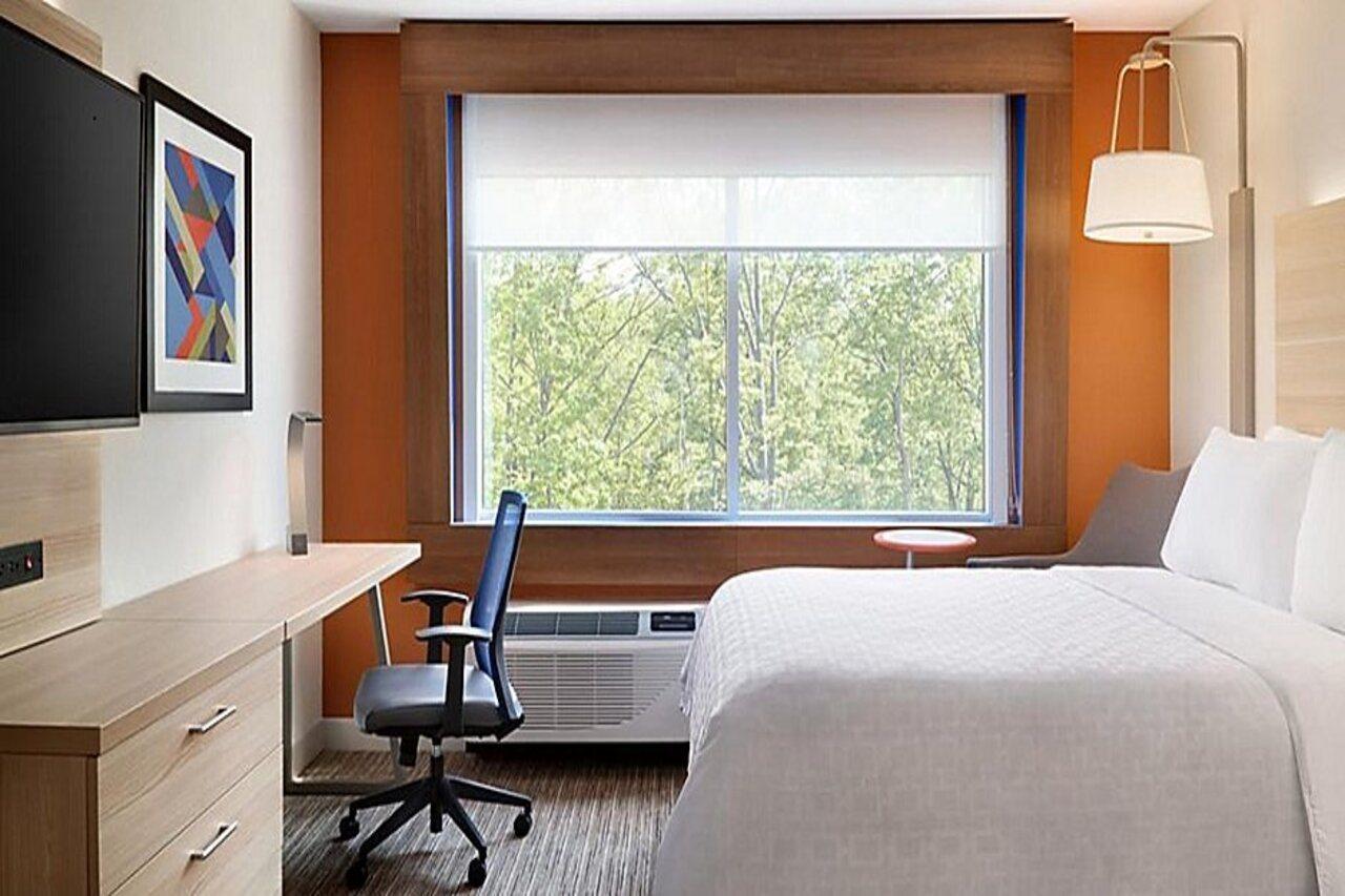 Holiday Inn Express & Suites Woodside Laguardia Airport New York City Exterior photo