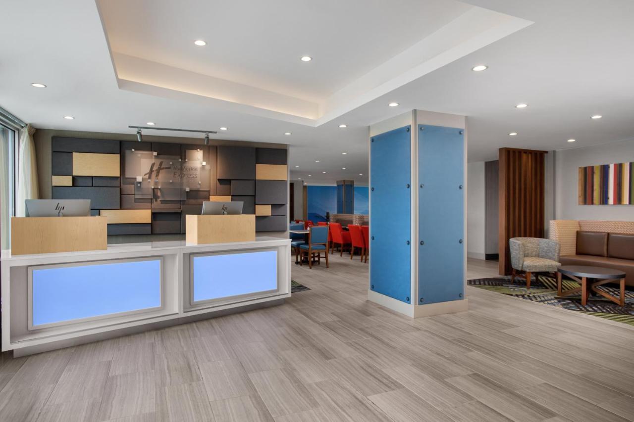 Holiday Inn Express & Suites Woodside Laguardia Airport New York City Exterior photo