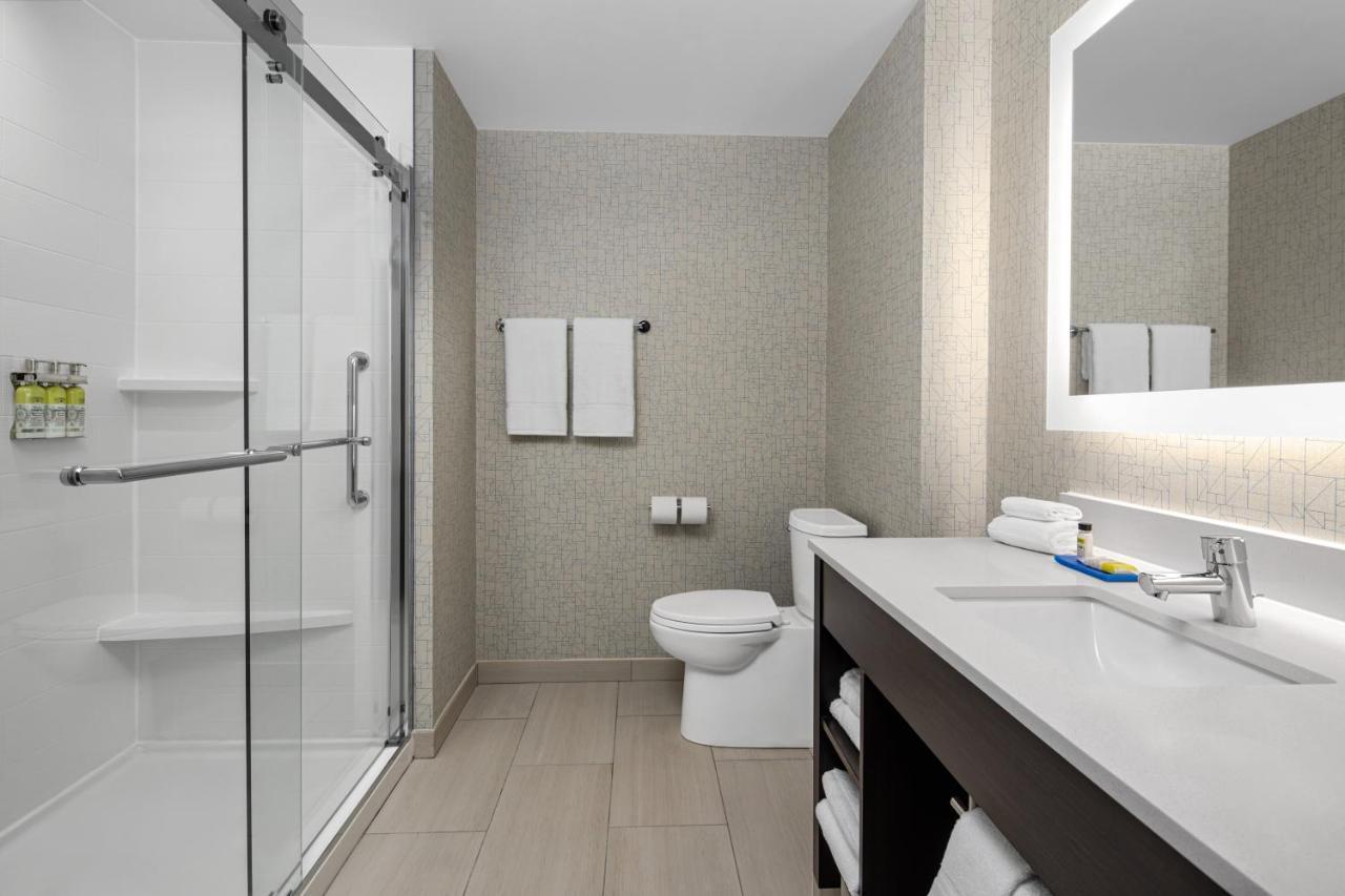 Holiday Inn Express & Suites Woodside Laguardia Airport New York City Exterior photo