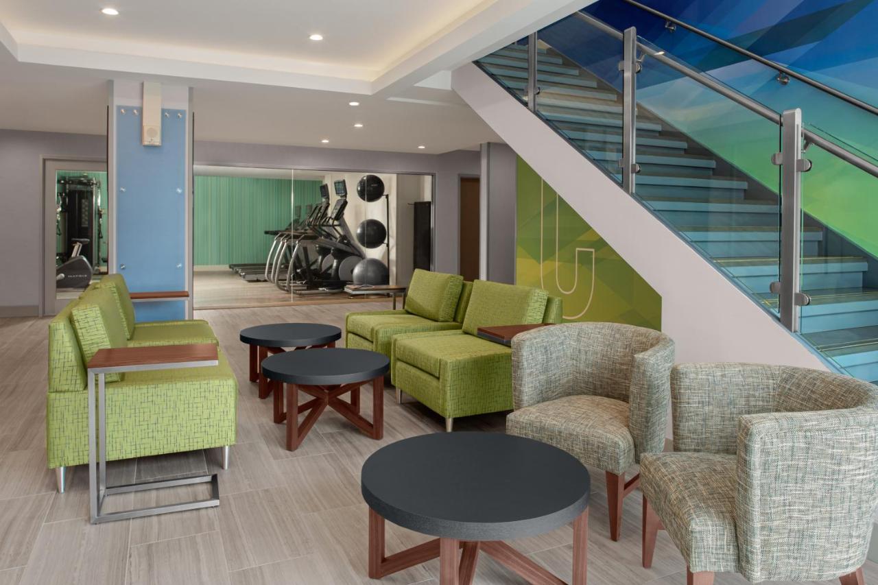 Holiday Inn Express & Suites Woodside Laguardia Airport New York City Exterior photo