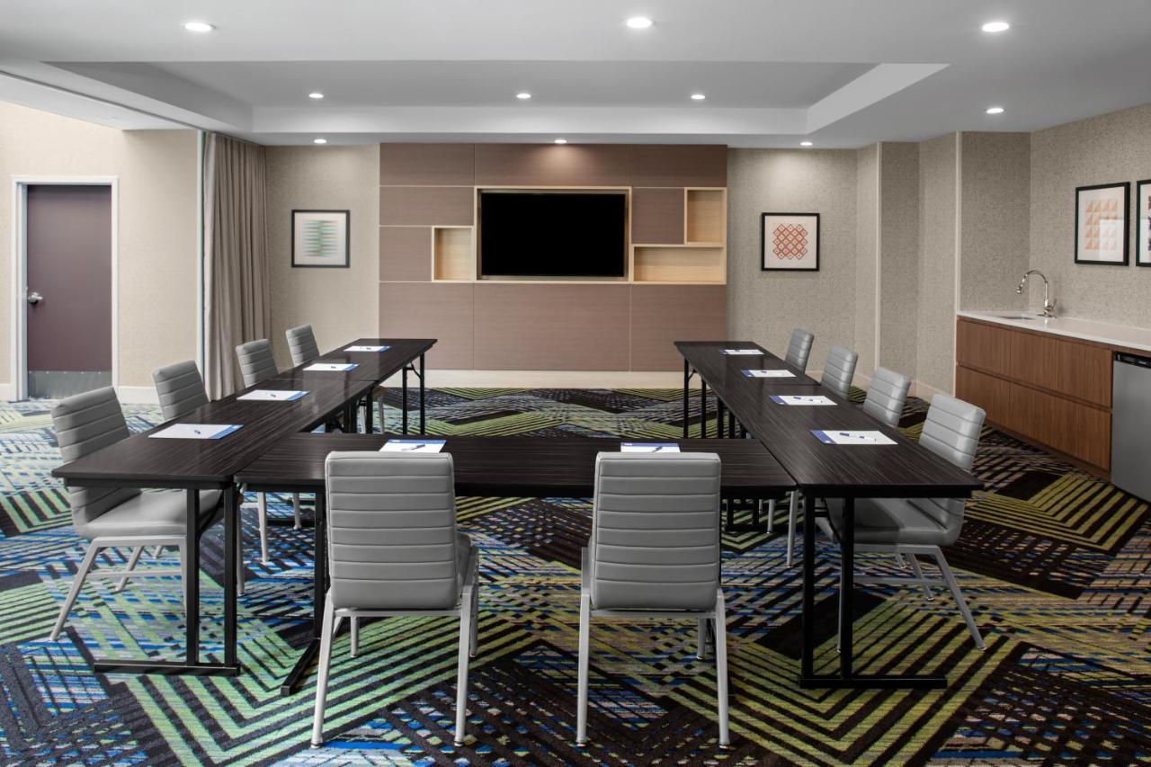 Holiday Inn Express & Suites Woodside Laguardia Airport New York City Exterior photo