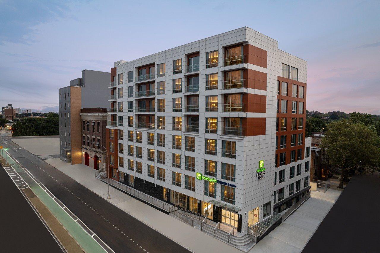 Holiday Inn Express & Suites Woodside Laguardia Airport New York City Exterior photo