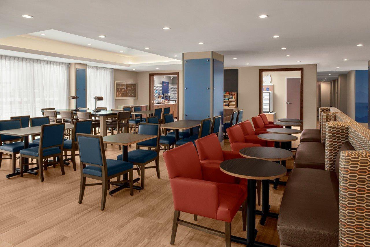 Holiday Inn Express & Suites Woodside Laguardia Airport New York City Exterior photo