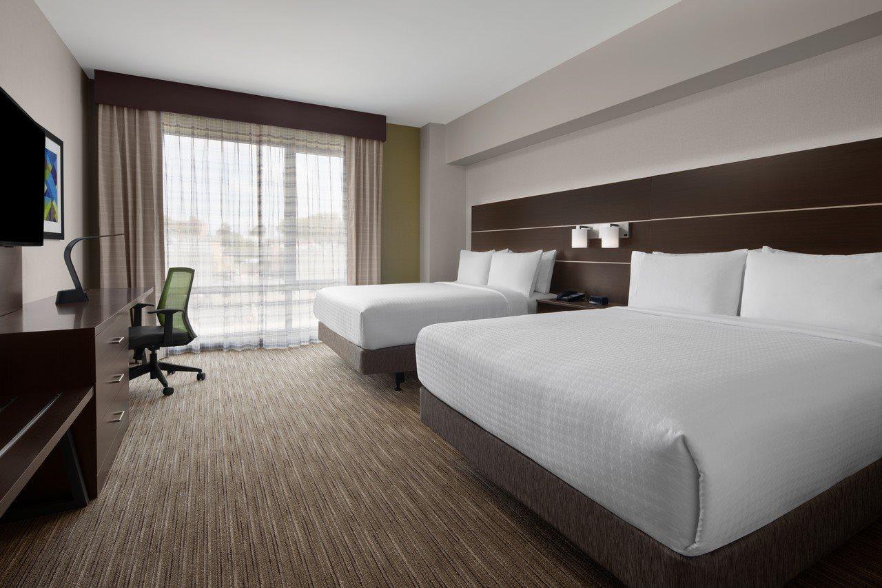 Holiday Inn Express & Suites Woodside Laguardia Airport New York City Exterior photo
