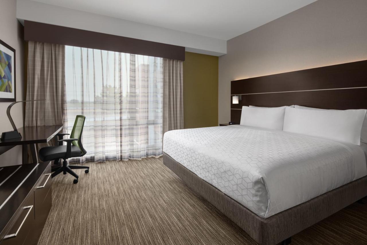 Holiday Inn Express & Suites Woodside Laguardia Airport New York City Exterior photo